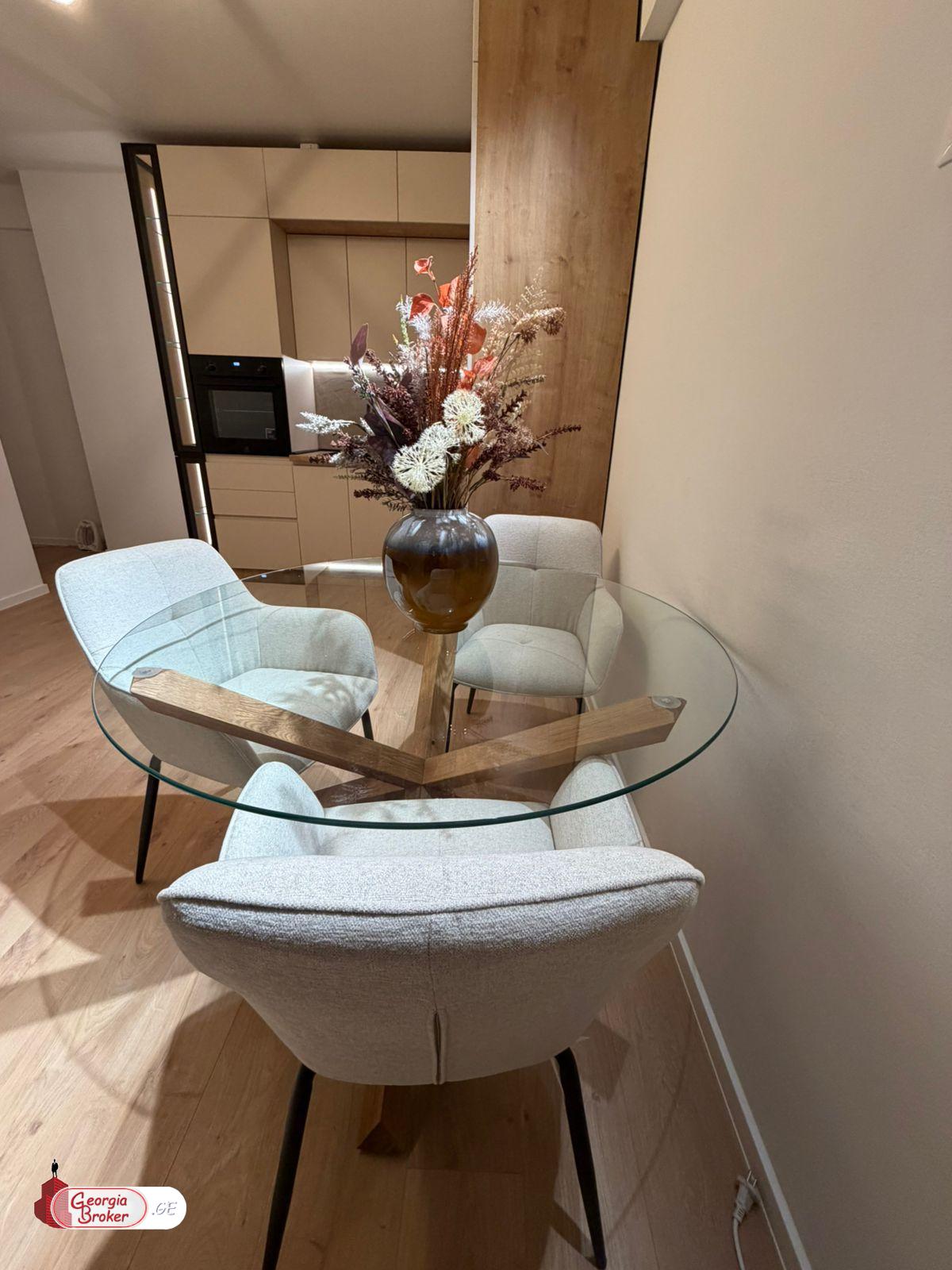 nearly repaired 3-room apartment for sale